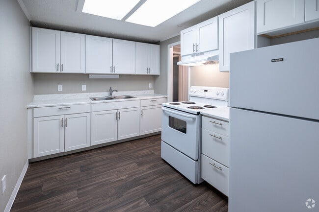 2BR,1BA-864SF-Kitchen - Heron Pointe