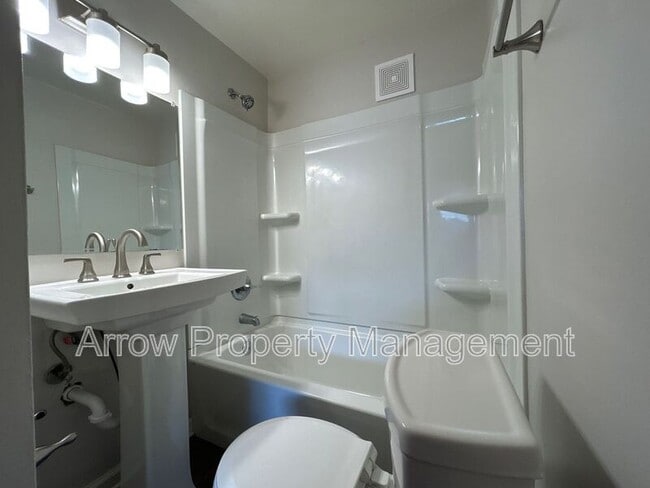 Photo - 609 W 14th St
