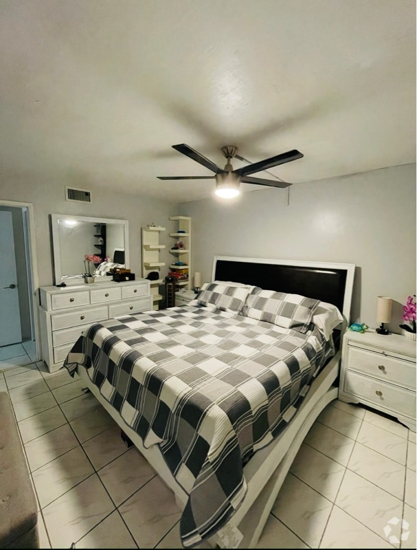 Building Photo - 8883 Fontainebleau Blvd Rental