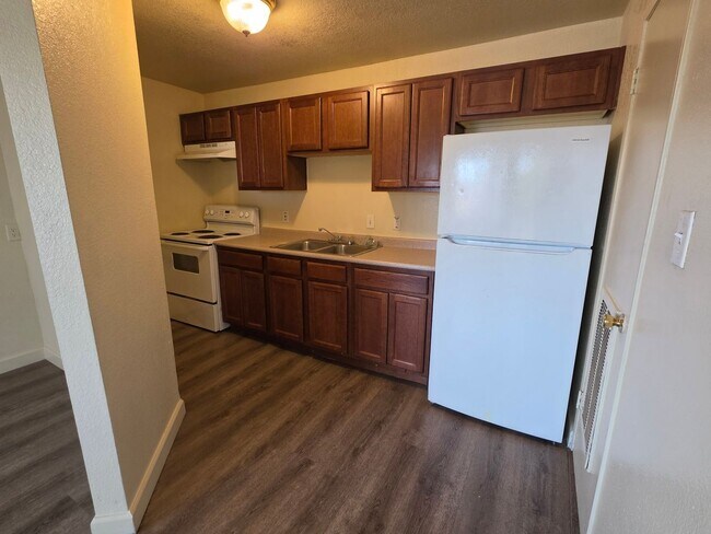3712 Royal Crest St Unit 5