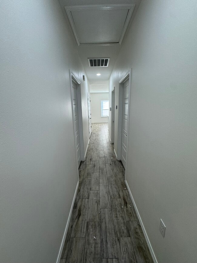 Photo - 2116 E Valley Cir