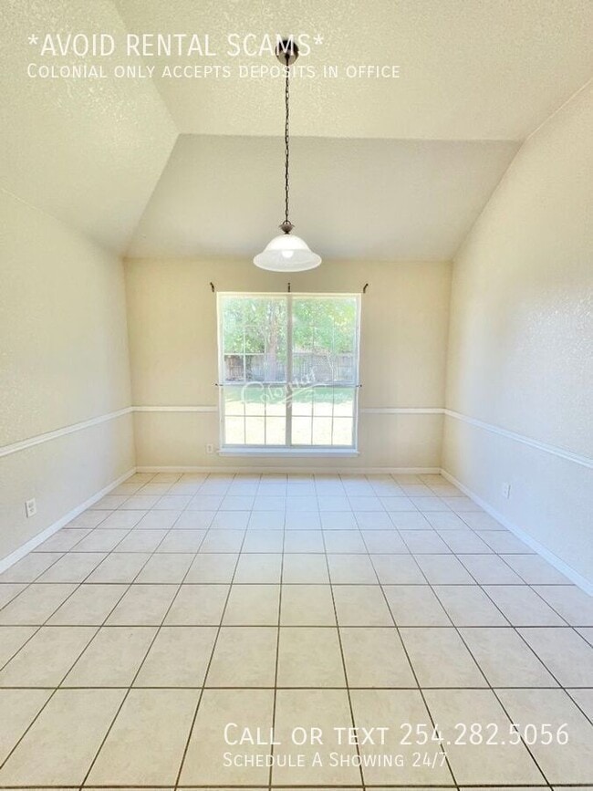 2032 Stonehenge Dr