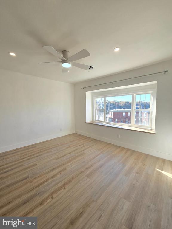 Photo - 5211 Ridge Ave