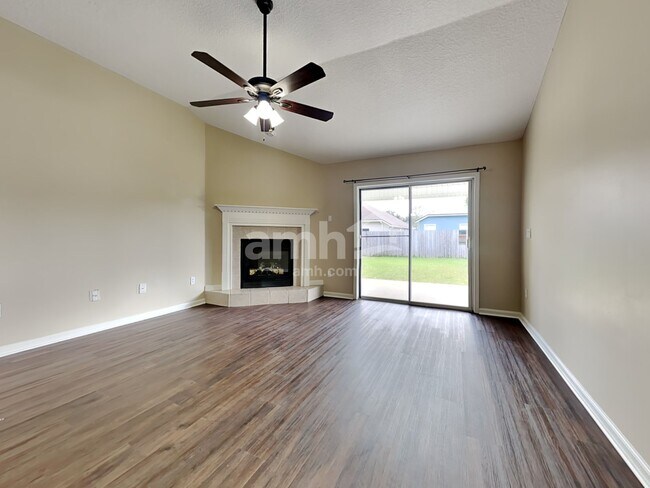 Photo - 8227 Stelling Dr