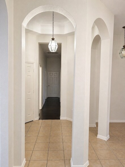 Photo - 1122 Hayworth Ave