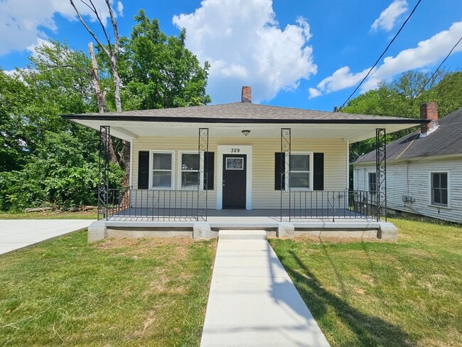 Building Photo - Must see! 2 BR in High Point