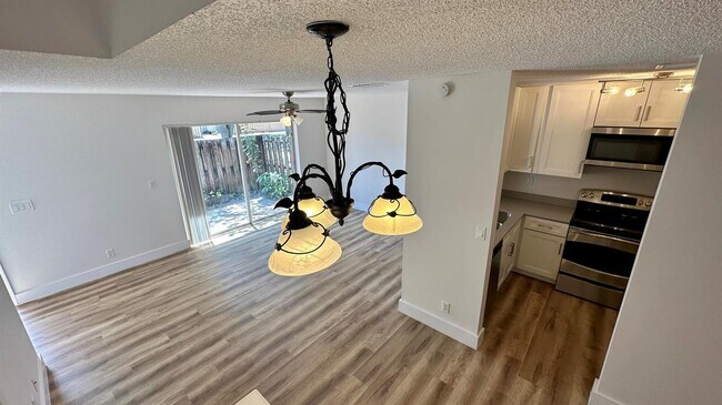 Photo - 1631 Cypress Way E
