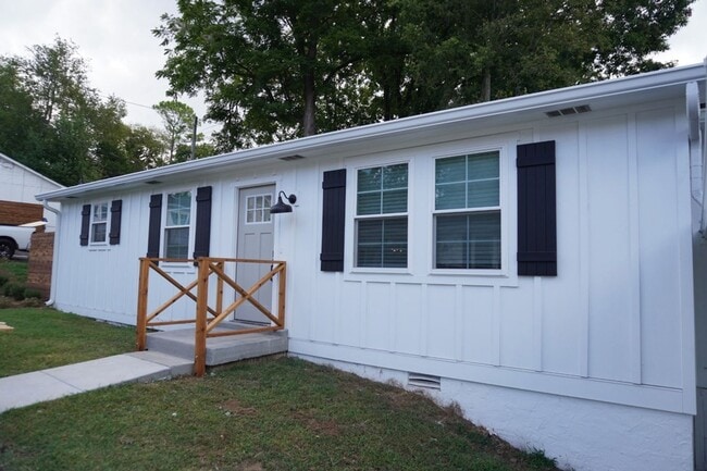 Building Photo - 2128 Sharondale Dr Unit 2128 Sharondale Drive,  D