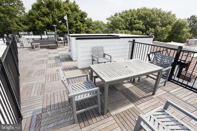 Photo - 2869 28th St NW