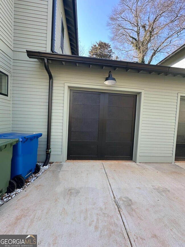 Photo - 1239 Plaza Ave SW