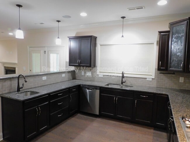 Photo - 4517 Gunnersbury Ln