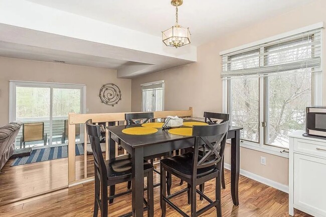 Photo - 118 Burkhall St