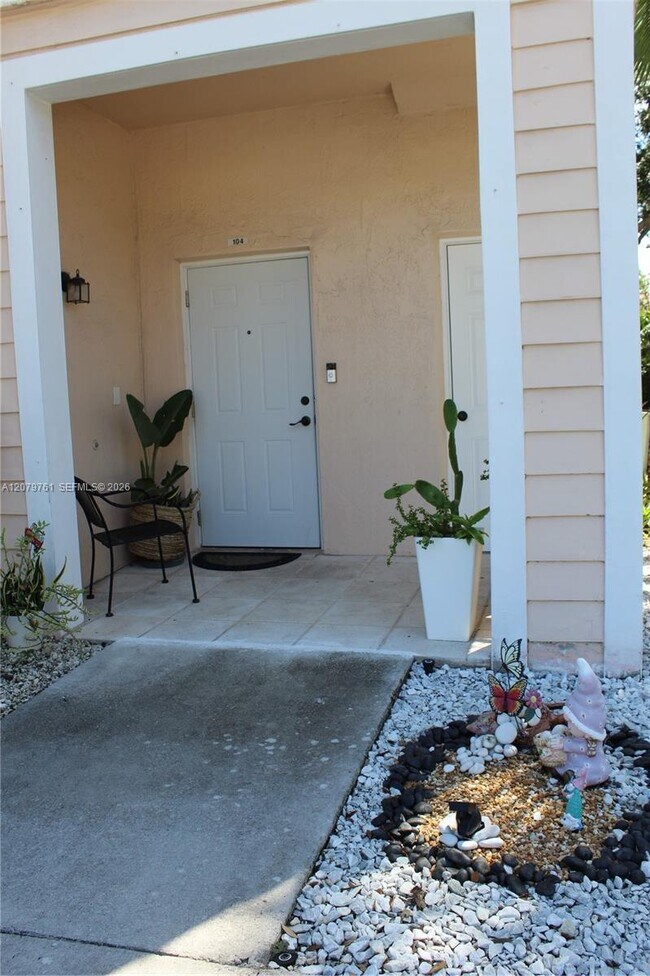 2650 NE 3rd Dr Unit 104