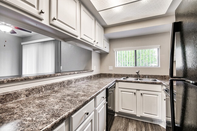 Photo - Oak Tree Court Apartment Homes