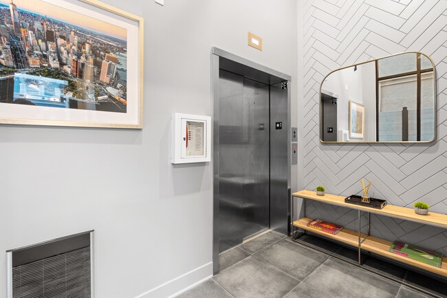 Main Lobby w Elevator Access