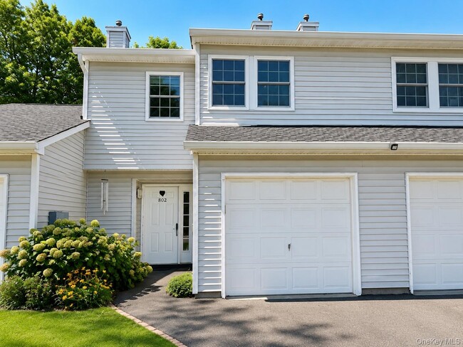 Building Photo - 802 Sara Cir