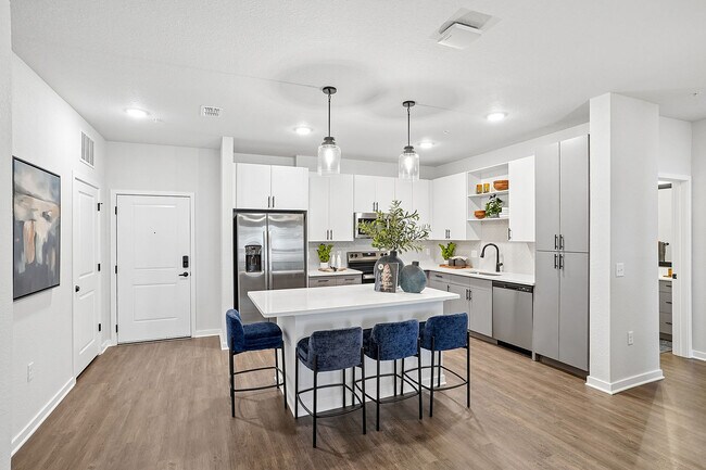 11-web-or-mls-4555 Grv Spgs Cir-Unit 107-S1605-011