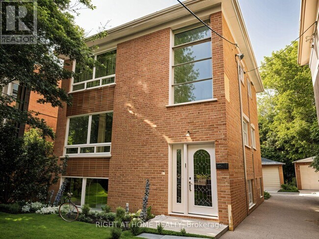 Photo - 538 Merton St Unit 2