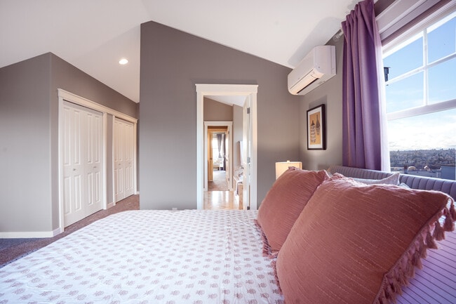 Photo - 115 N 46th St