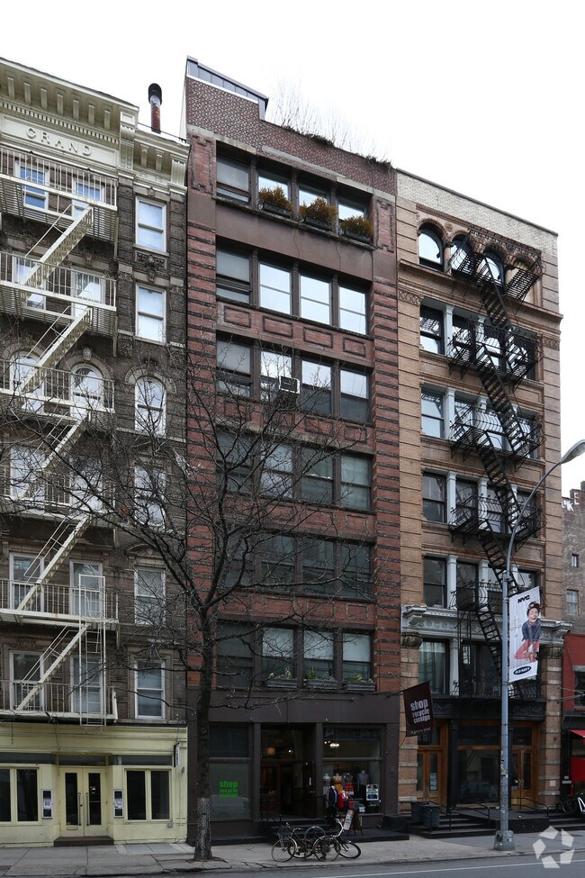 Primary Photo - 347 W Broadway