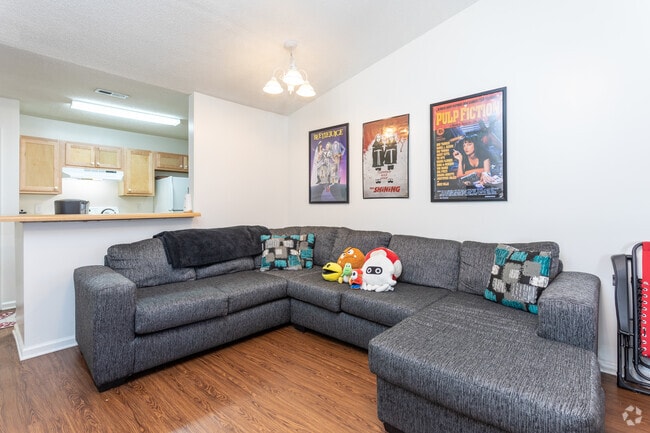 2BR, 2BA - 800SF- Living Area