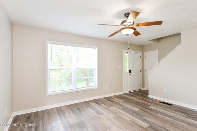 Photo - 12290 Versailles St