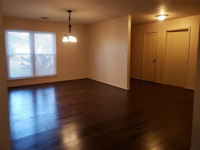 Photo - 7223 Yardley Dr