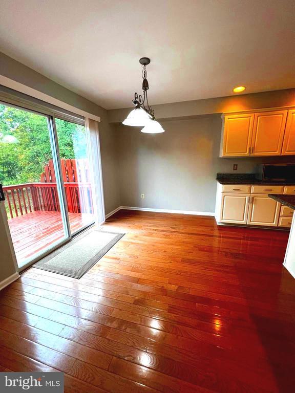 Photo - 150 Canterbury Ln