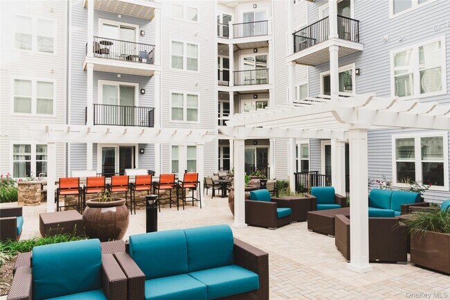 Photo - 116 Searing Ave Unidad N207