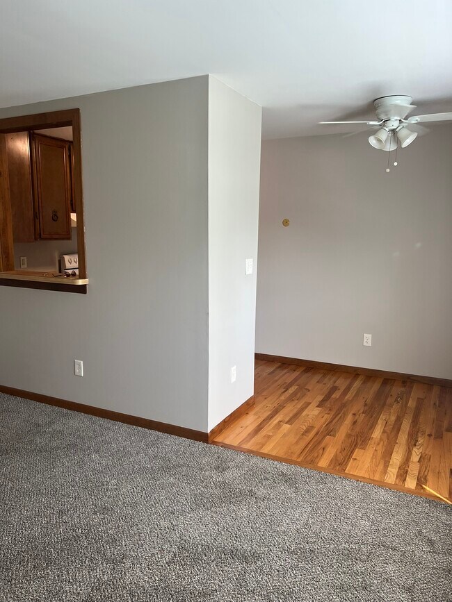 Photo - 39499 Muffatt St