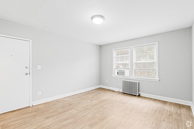 1BR, 1BA - 470SF - Living Room