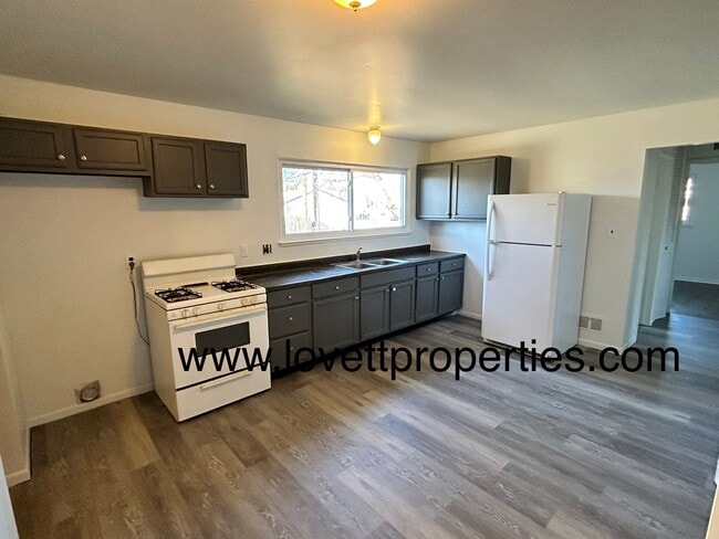 Photo - 17221 New York St