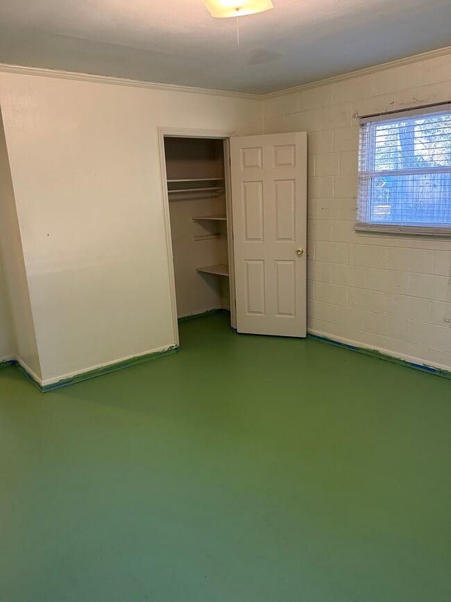 Building Photo - 118 Fidelity St