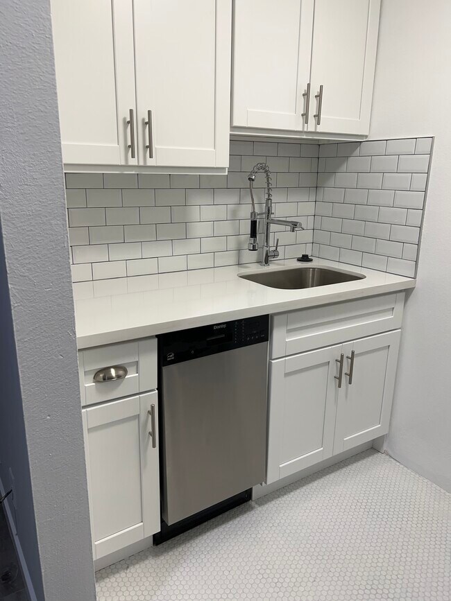 Photo - 7044 Hawthorn Ave Unit 110