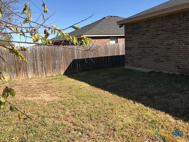 Building Photo - 4403 Cambridge Dr