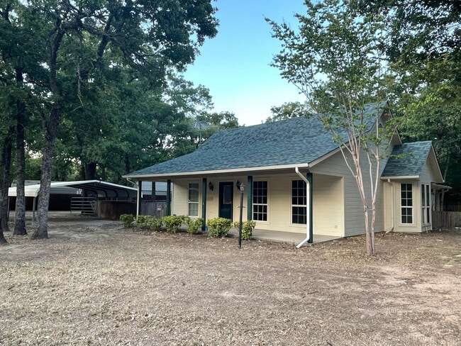 Building Photo - 2099 Edgewood Ln Rental