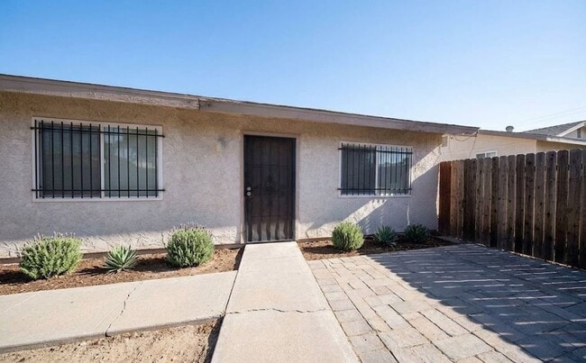 Building Photo - 21355 Bear Valley Rd Unit B