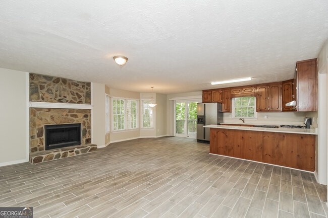 Photo - 345 Justin Dr