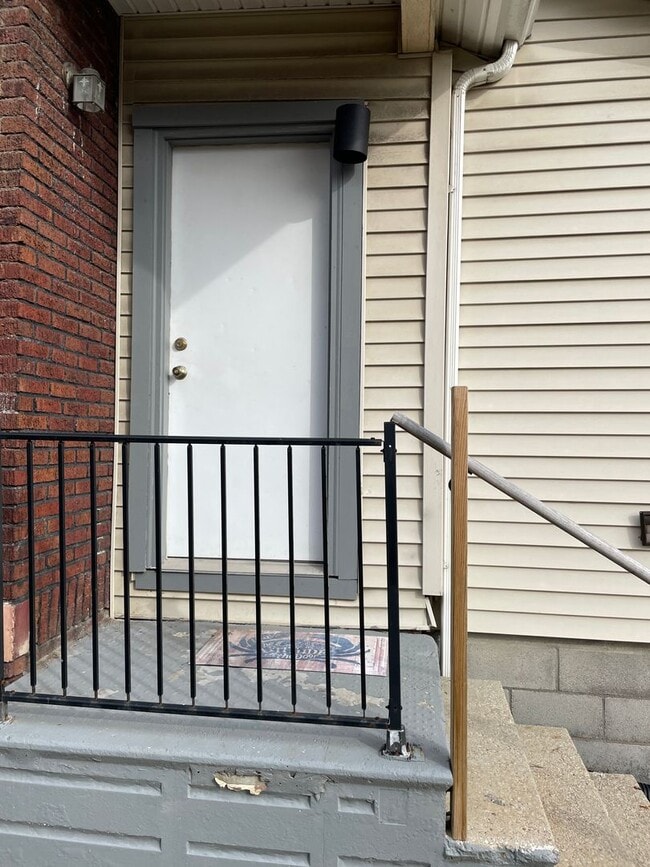 Building Photo - 369 Stambaugh Ave Unit A Rental