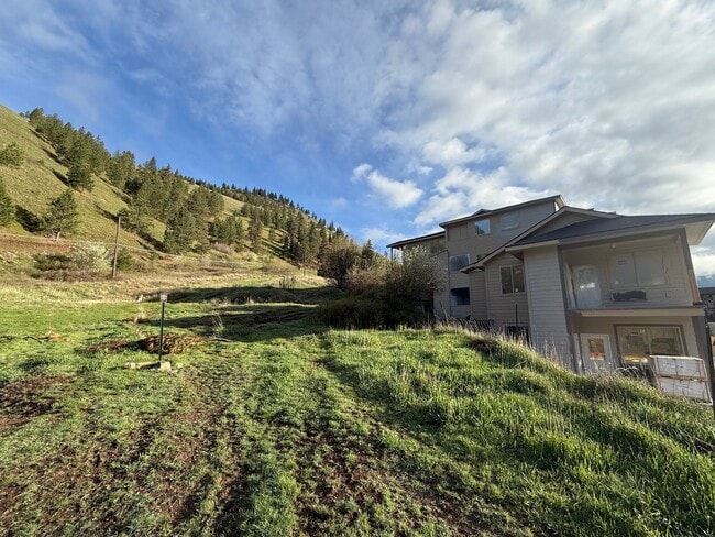 Photo - 648 Highton St Unit 206