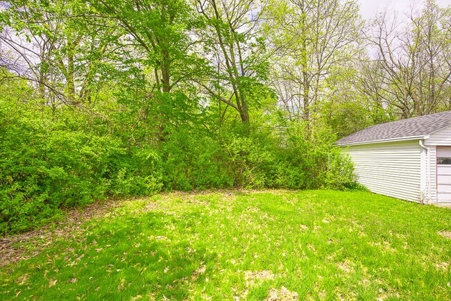 Photo - 2 BED 1.5 BATH BEAUTIFUL SINGLE FAMILY HOME IN WARRENSVILLE HEIGHTS!