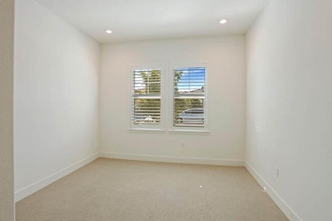 Photo - 1839 Snowflower Pl