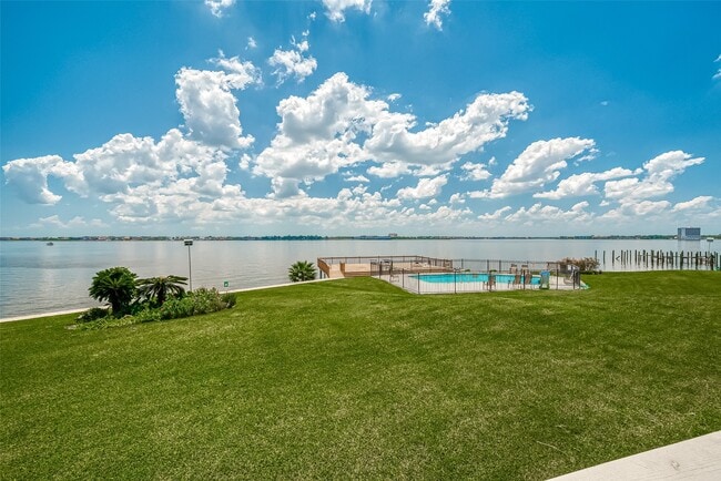 Photo - 10 Mariner Village Dr