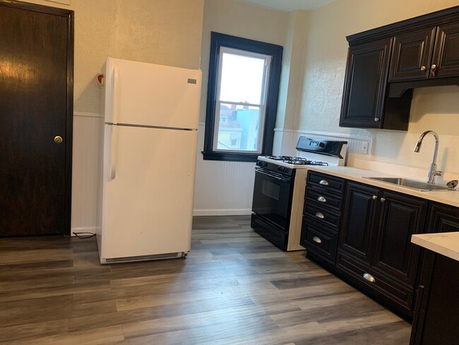 Photo - 2017 Veronica St