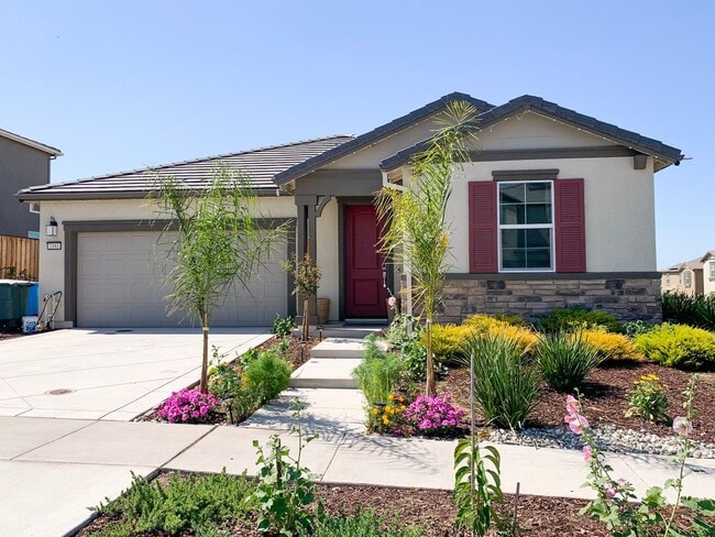 Building Photo - Newer Build Single Story 3/2 in Hollister Rental