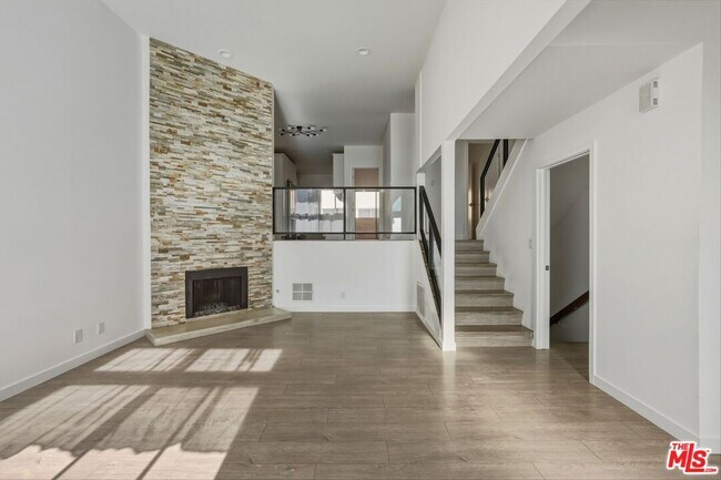 Photo - 5307 Wilkinson Ave