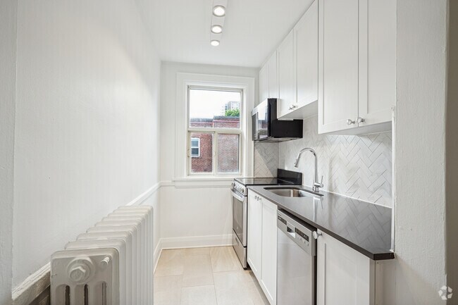 2 chambres, 1 salle de bain - 646 pi² - Cuisine - 1602 Bathurst Street