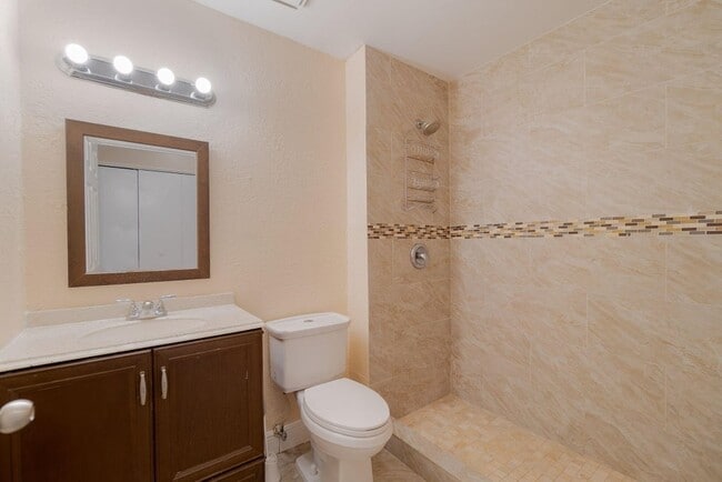 Photo - 14 Misty Meadow Dr