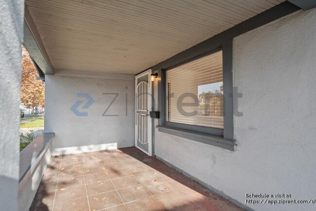 Photo - 7840 Church St