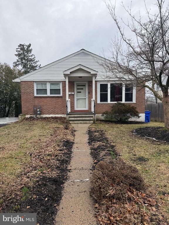 Photo - 346 W King St